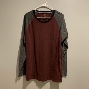 Old navy long sleeve shirt size XL
